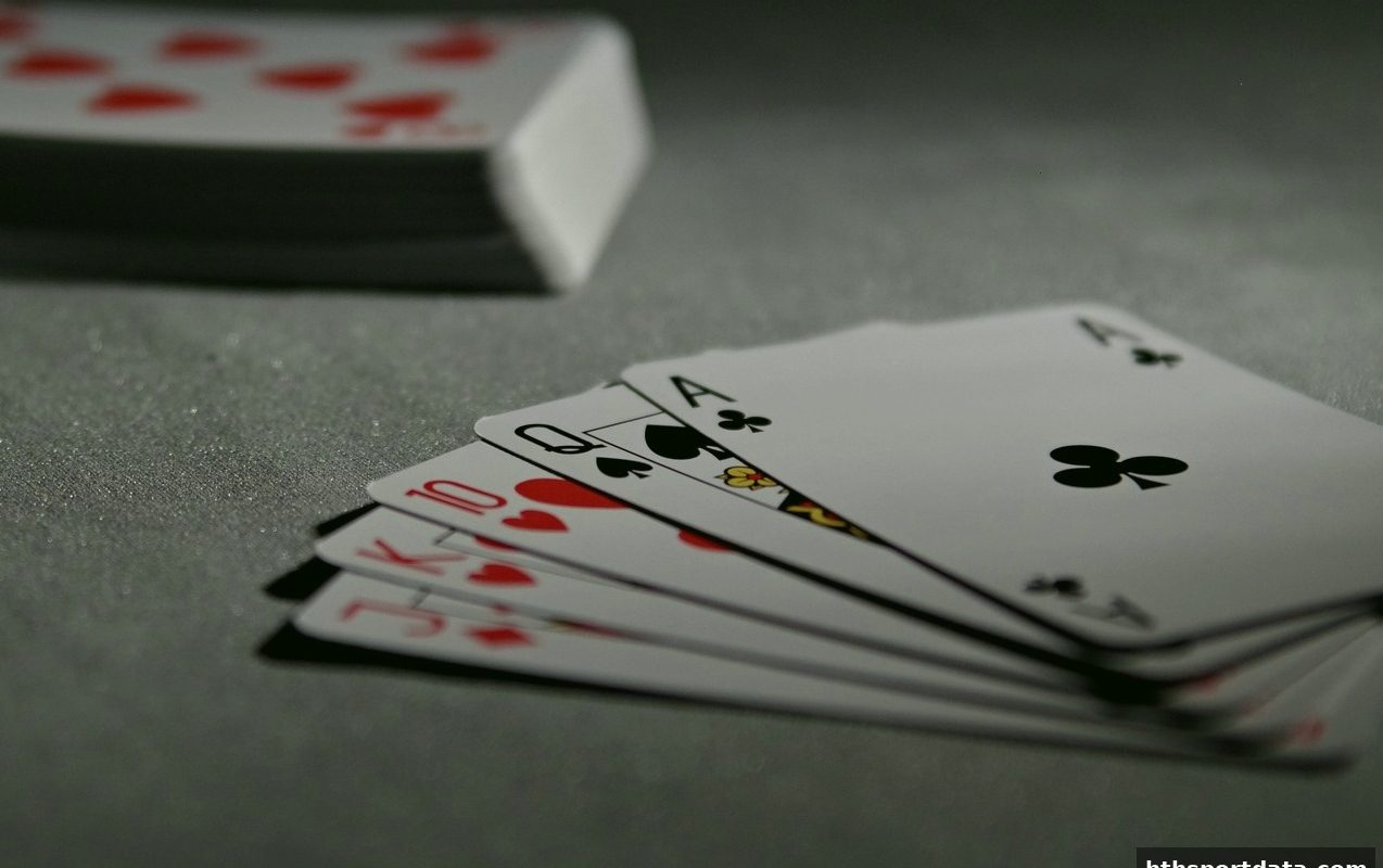 华体会体育棋牌实战指南:德州扑克复盘心法 & PG电子奖励规律全解析