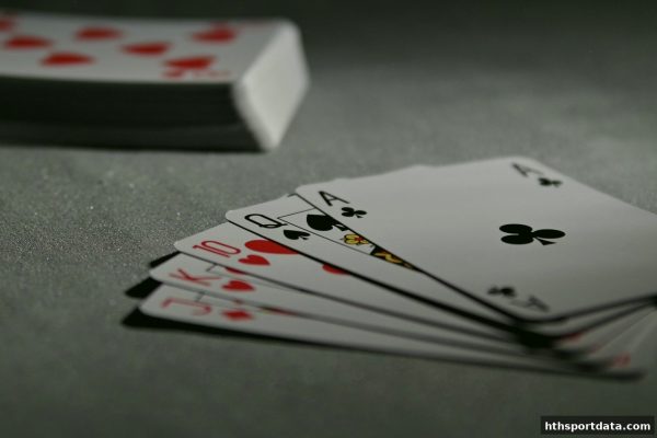 华体会体育棋牌实战指南：德州扑克复盘心法 & PG电子奖励规律全解析